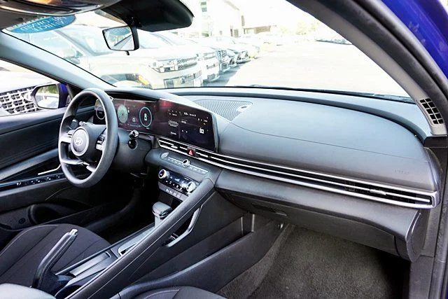Used 2024 Blue Hyundai SEL image 9