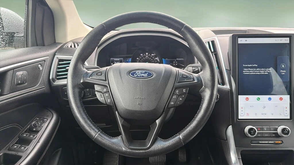 Used 2022 Iconic Silver Ford Titanium image 9
