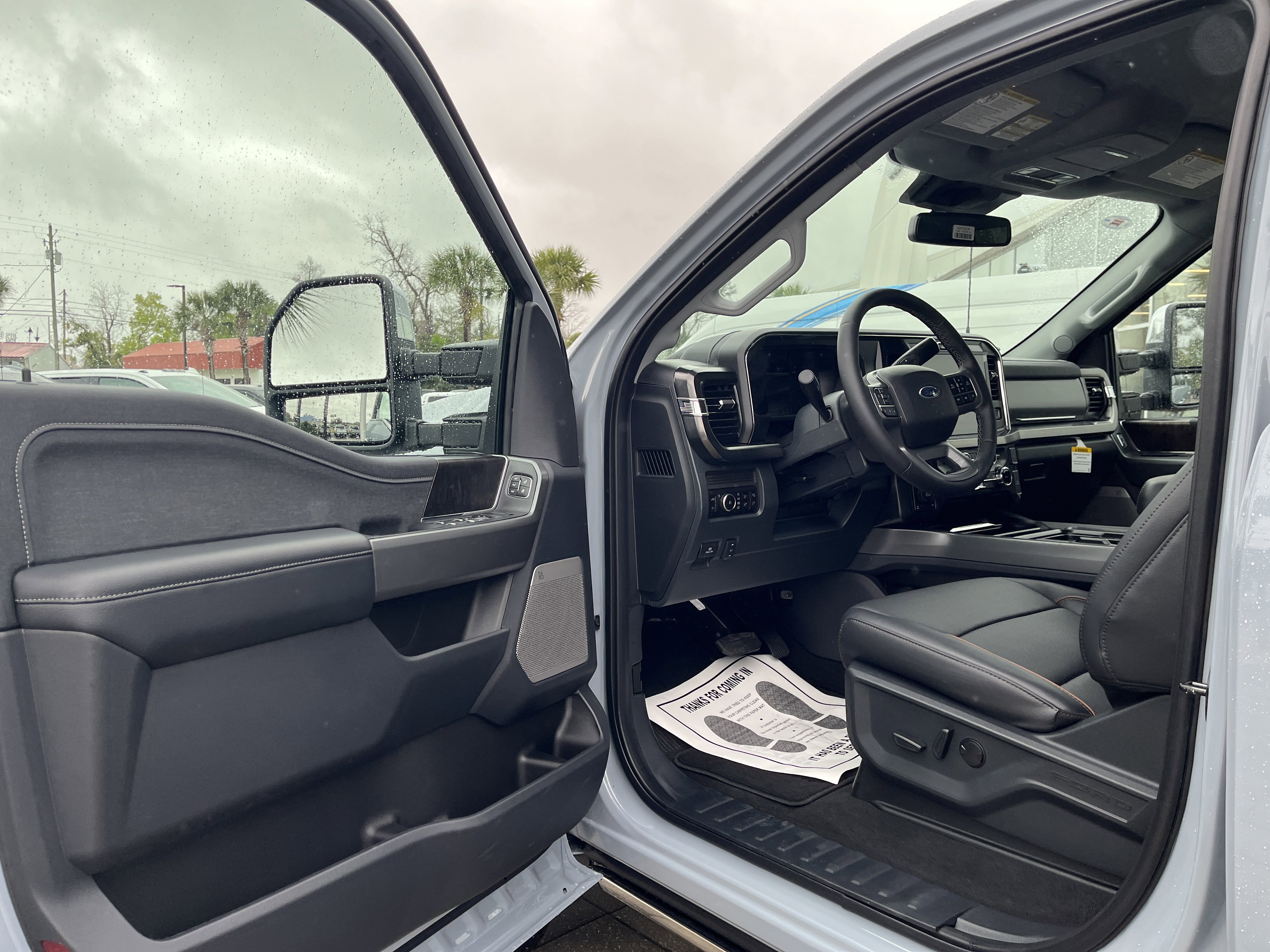New 2026 Glacier Gray Metallic Tri-Coat Ford F-250® Lariat® image 14