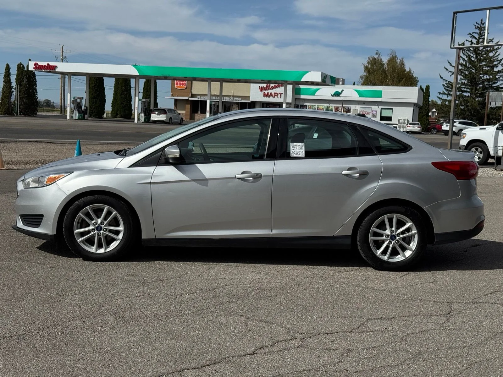Used 2017 Silver Ford SE image 9