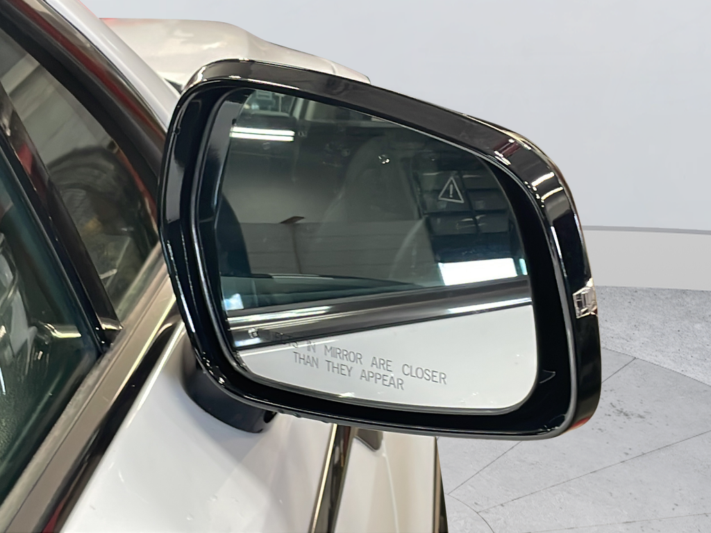 Used 2023 White Kia SX image 43