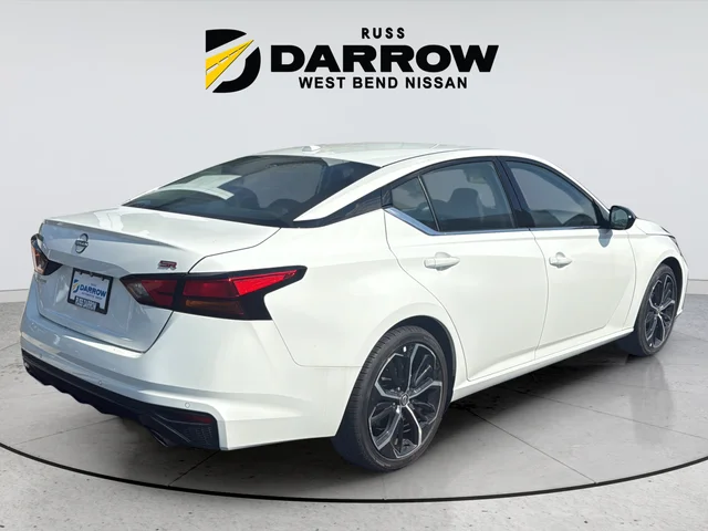 Certified Used 2024 White Nissan 2.5 SR image 5