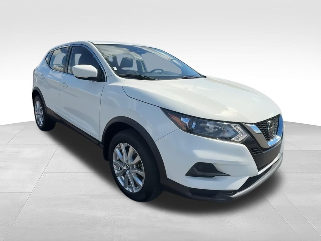 Used 2021 White Nissan S image 2