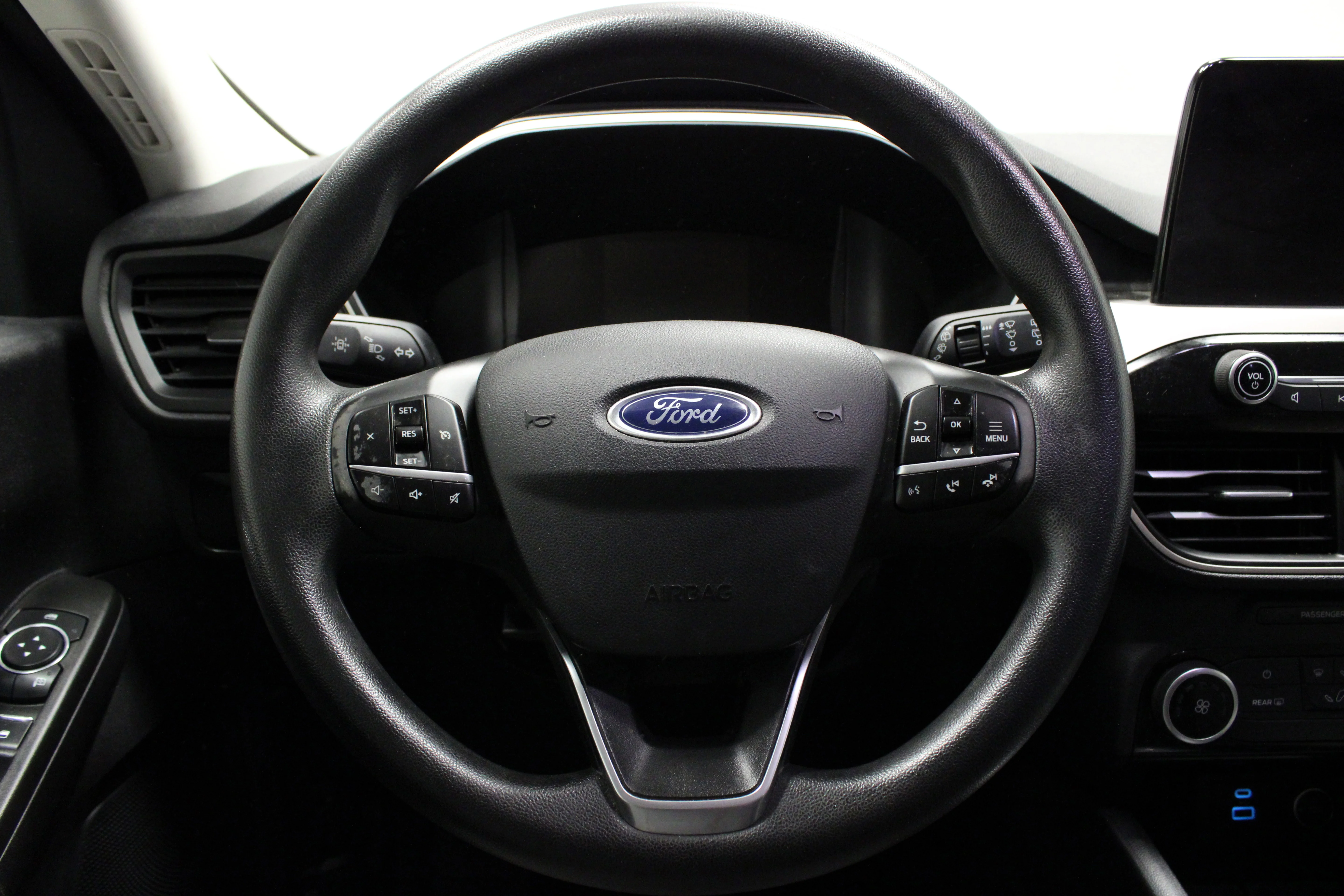 Used 2021 Agate Black Metallic Ford SE image 20