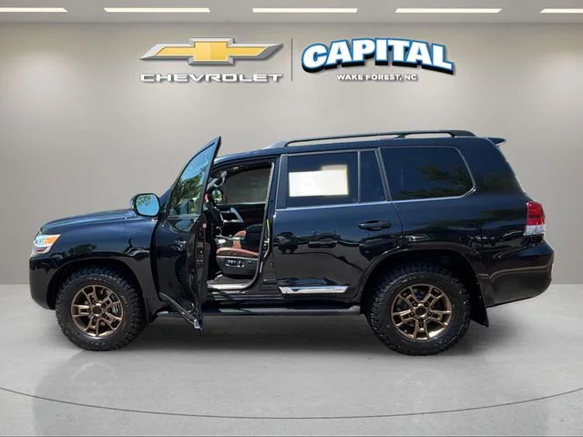 Used 2017 Black Toyota Base image 9