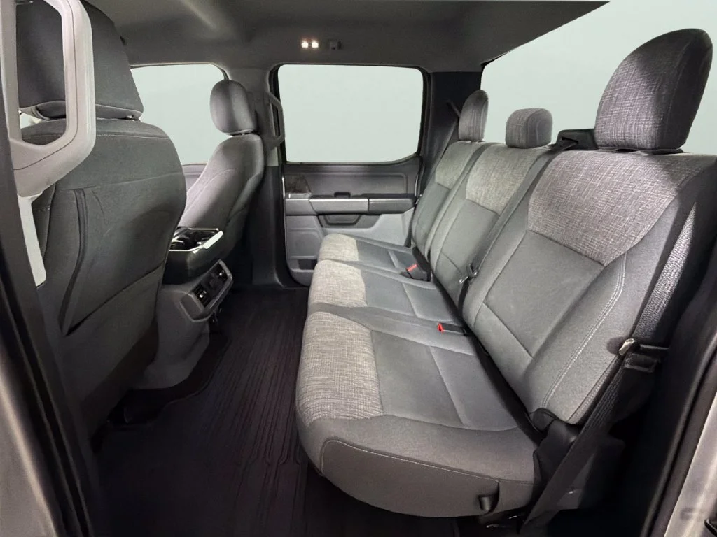 Used 2021 Silver Ford XLT image 27