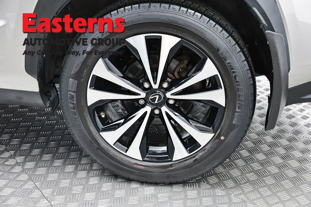 Used 2018 Silver Lexus 300 Base image 30