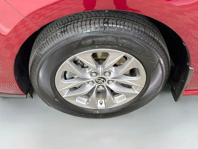 Used 2022 Red Toyota XLE image 31