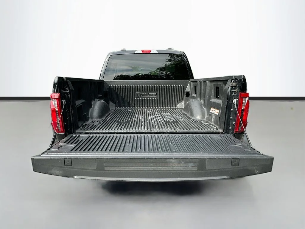 Used 2024 Black Ford XLT image 26