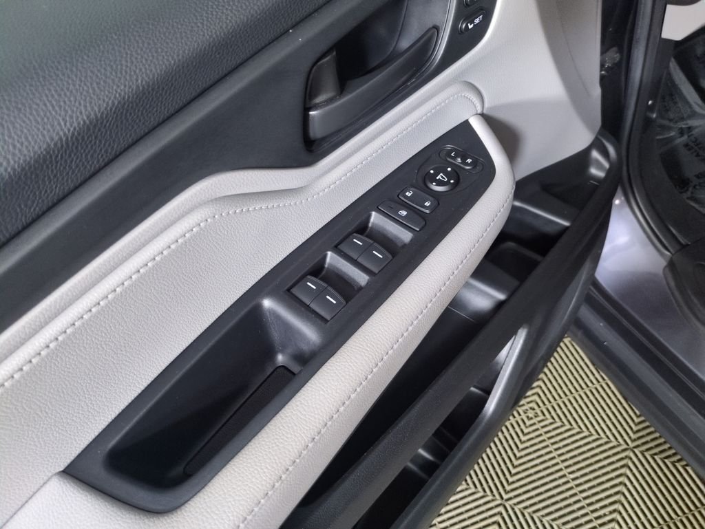 Used 2020  Honda EX-L image 11