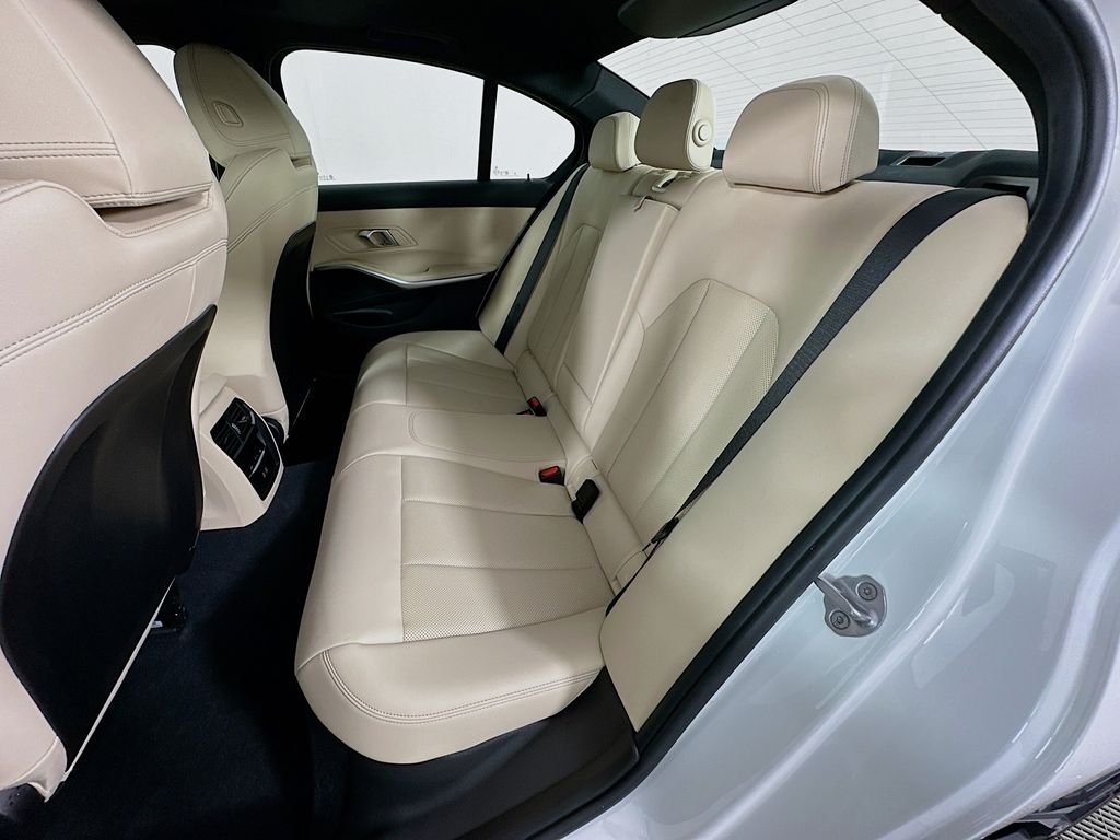 2025 BMW 3 Series 330i - Photo 25