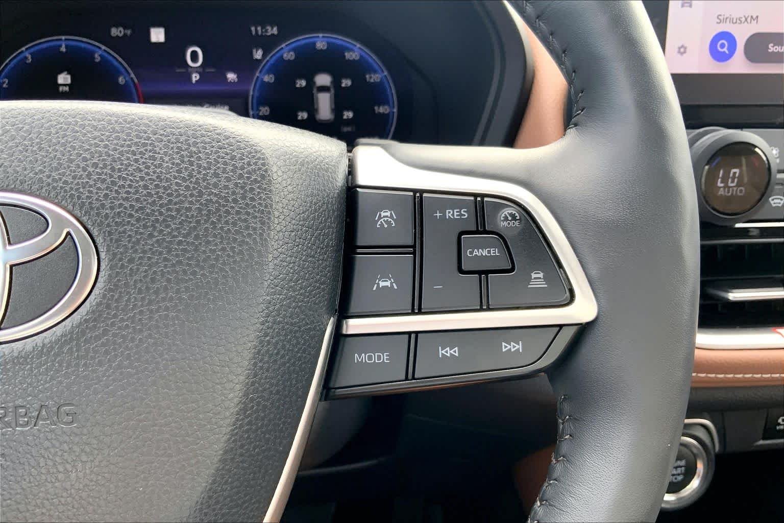 Used 2026 Wind Chill Pearl Toyota Platinum image 25