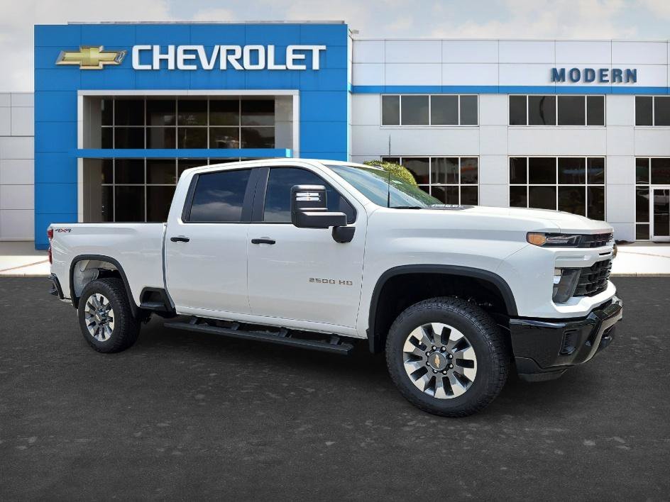 New 2026 Summit White Chevrolet Custom image 7