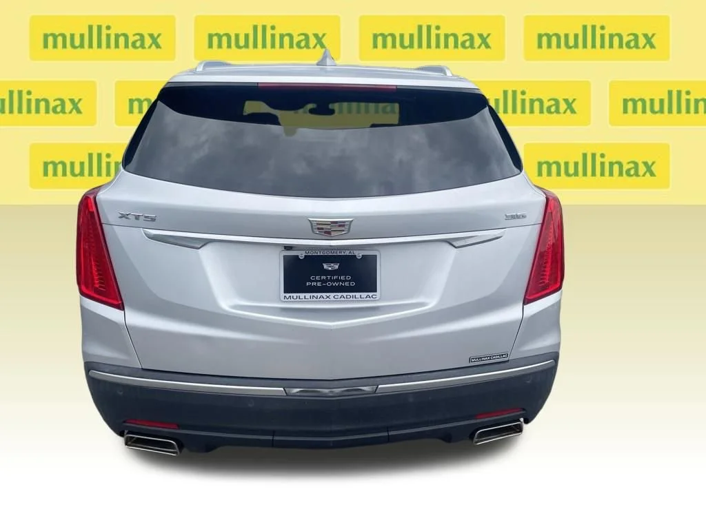 Used 2017 RADIANT SILVER METALLIC Cadillac Luxury FWD image 8