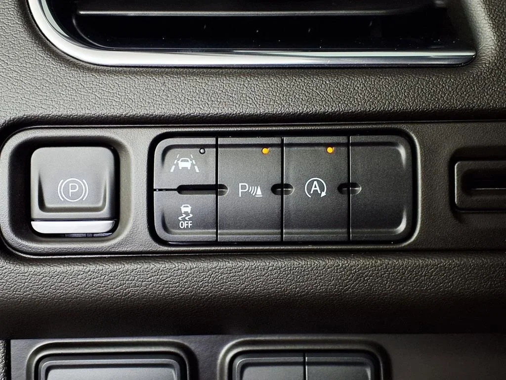 Used 2023 Summit White Chevrolet LT image 18