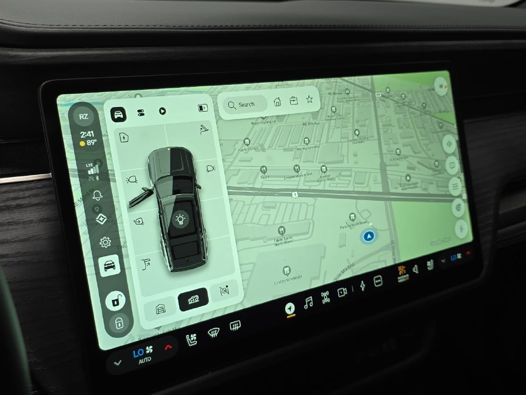 Used 2025  Rivian Adventure Dual Motor Standard Pack image 17
