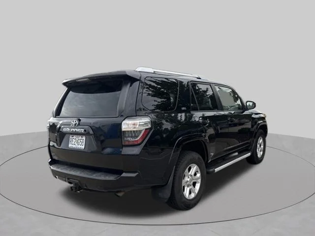 Used 2014 Black Toyota SR5 image 10