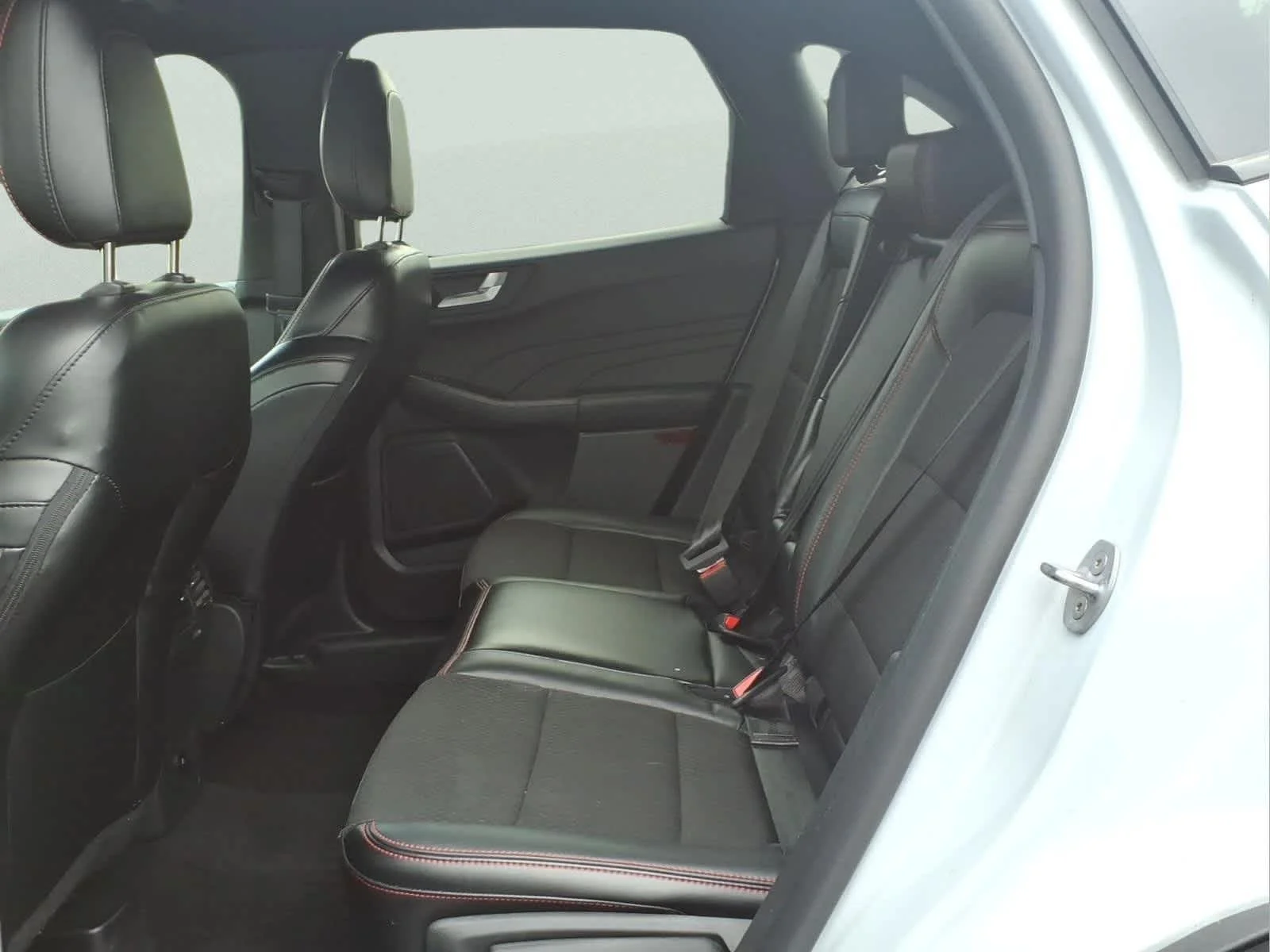 Used 2025 Space Silver Ford ST-Line Select image 30