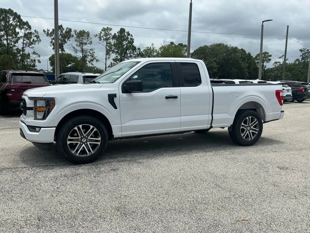 Used 2023 White Ford XL image 3