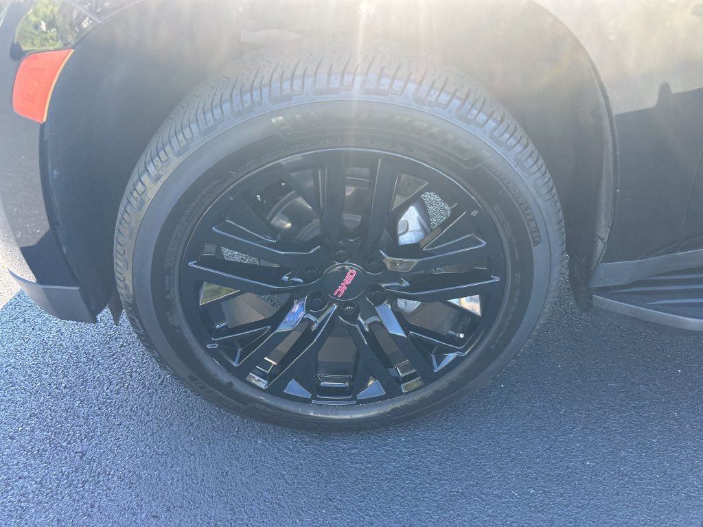 Used 2022 Black GMC SLE image 10