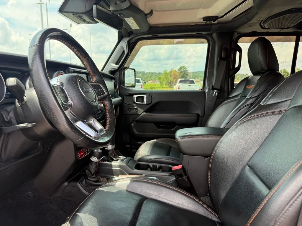 Used 2021 Gray Jeep Mojave image 4