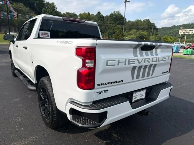 New 2026 Summit White Chevrolet Custom image 5