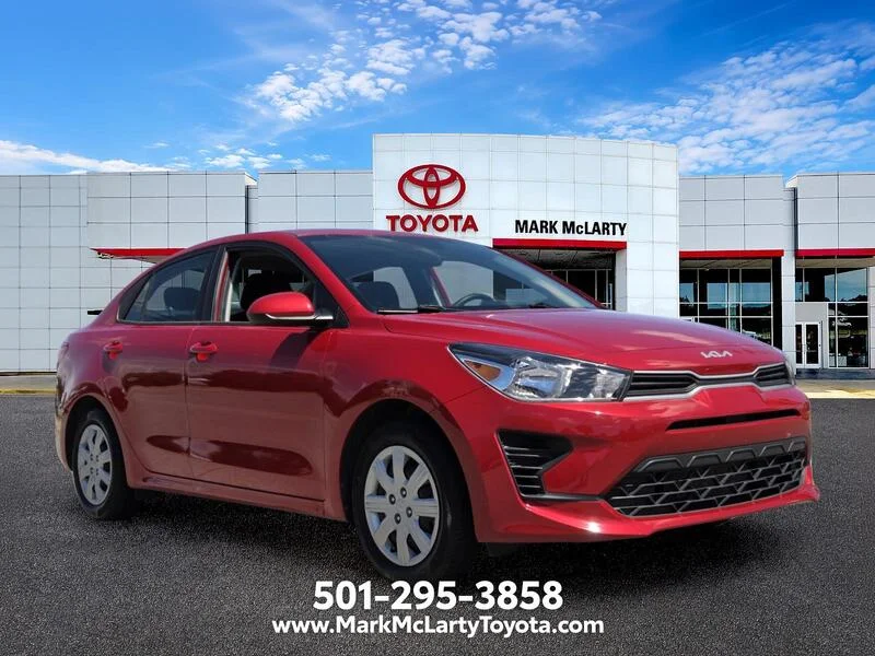 Used 2023 Currant Red KIA S IVT image 7