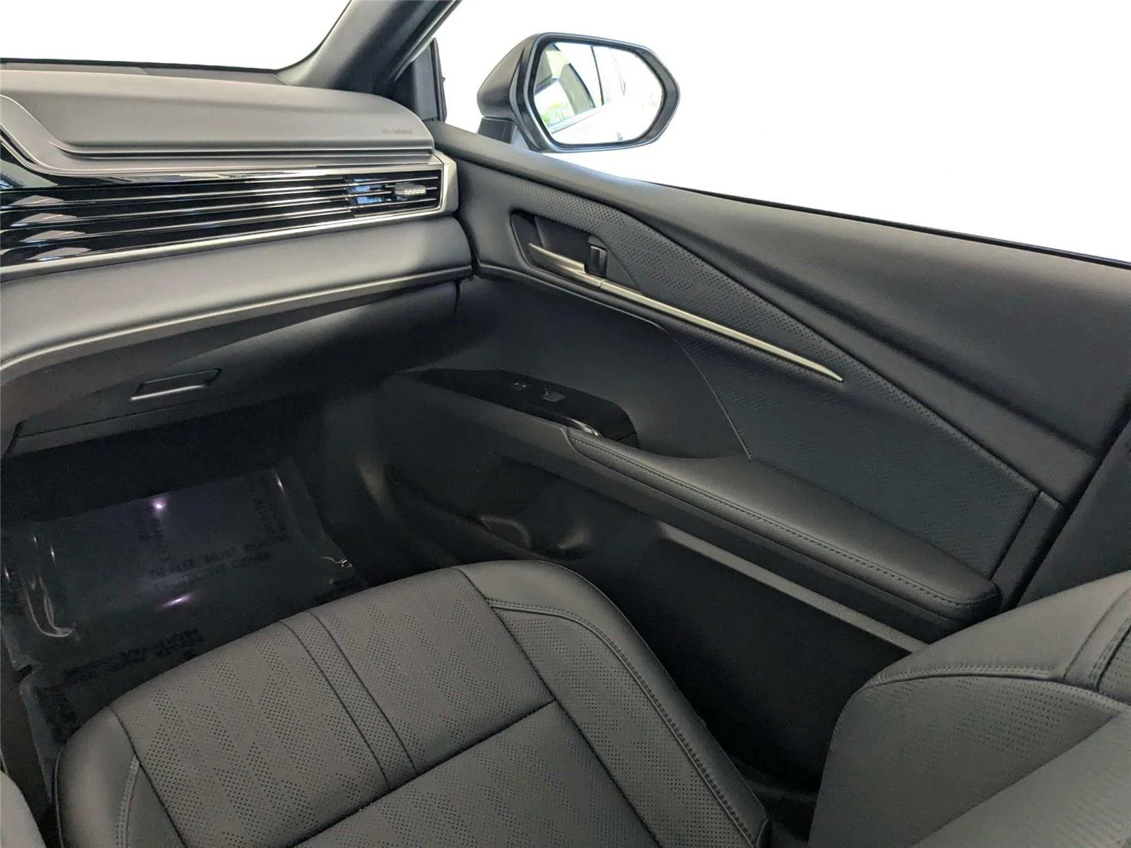2025 Toyota Camry XSE - Photo 39