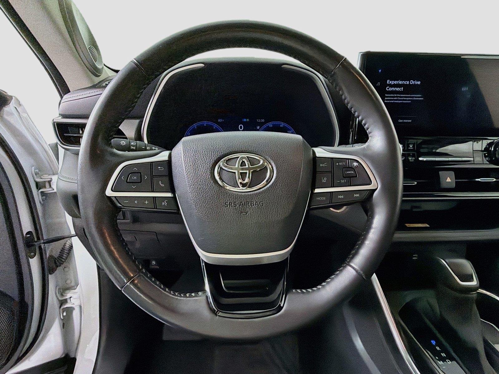 Used 2024 Wind Chill Pearl Toyota Limited image 11