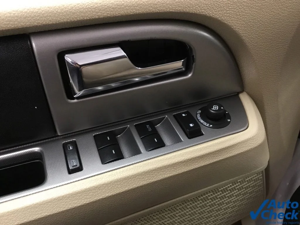 Used 2017 White Ford Limited image 22