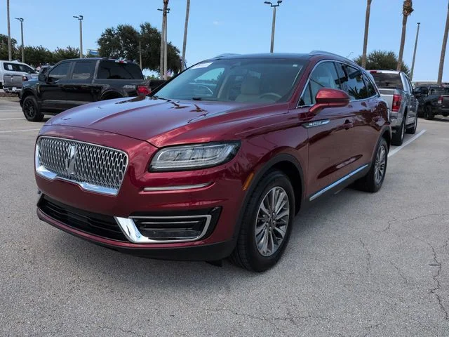 Certified Used 2019 Ruby Red Metallic Lincoln Select image 8