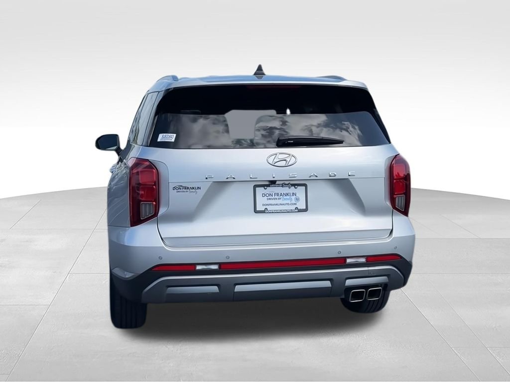 Used 2025 Silver Hyundai SEL image 7
