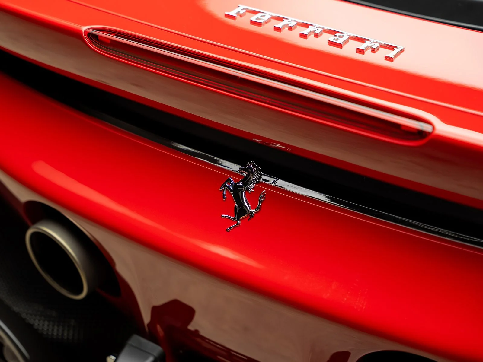 Used 2022 Red Ferrari Base image 21
