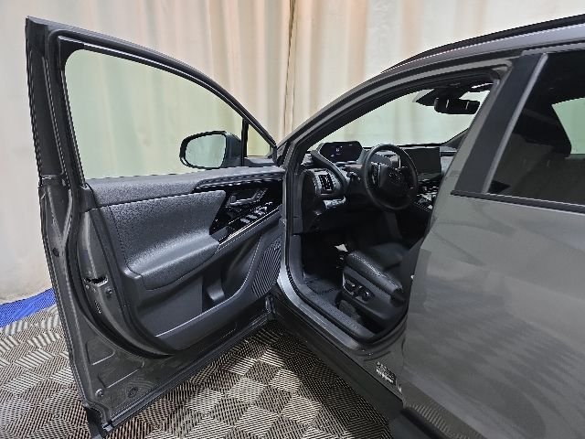 Used 2023 Smoked Carbon Subaru Limited image 11