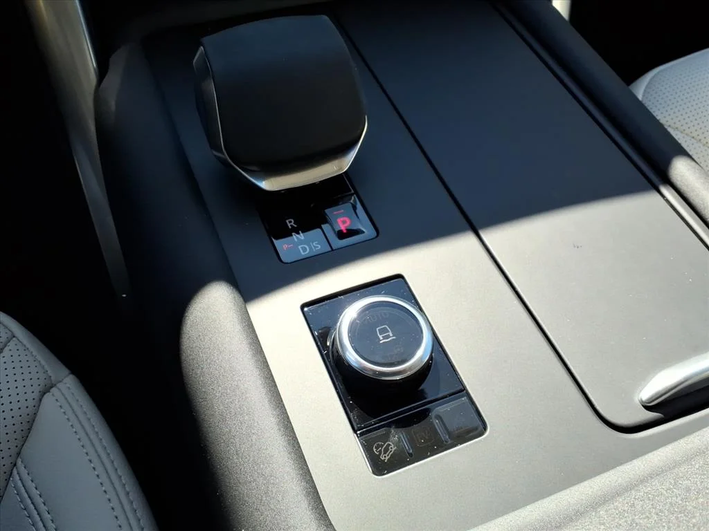 2026 Land Rover Discovery Gemini Edition - Photo 13