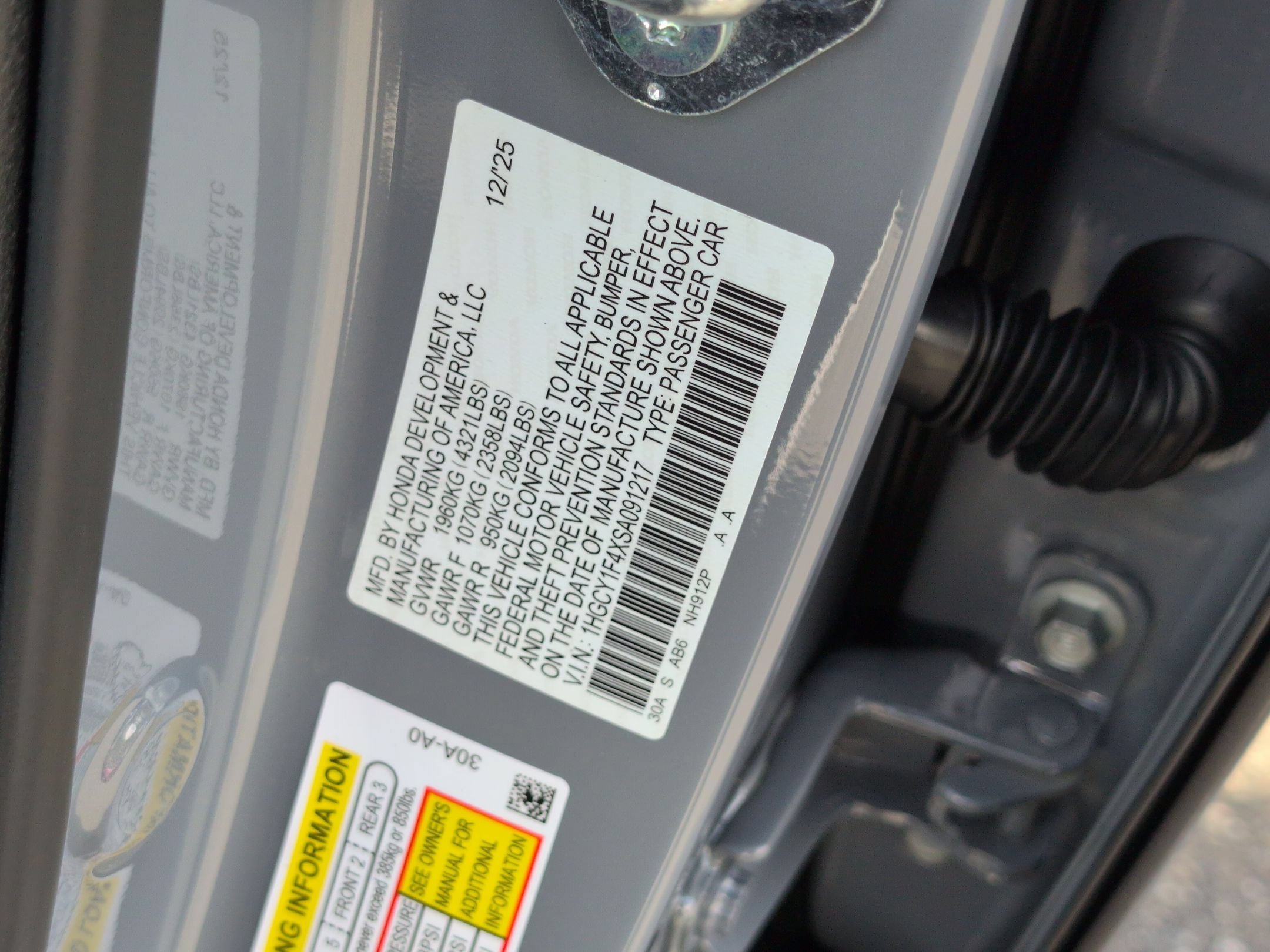 New 2025 Urban Gray Pearl Honda SE image 23