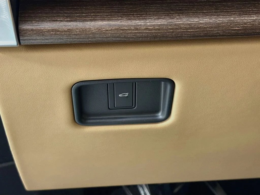 2026 Land Rover Range Rover SE - Photo 10