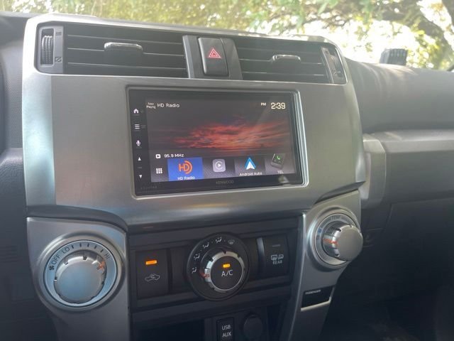 Used 2019 White Toyota SR5 Premium image 16