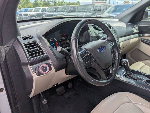 Used 2018 White Ford XLT image 30
