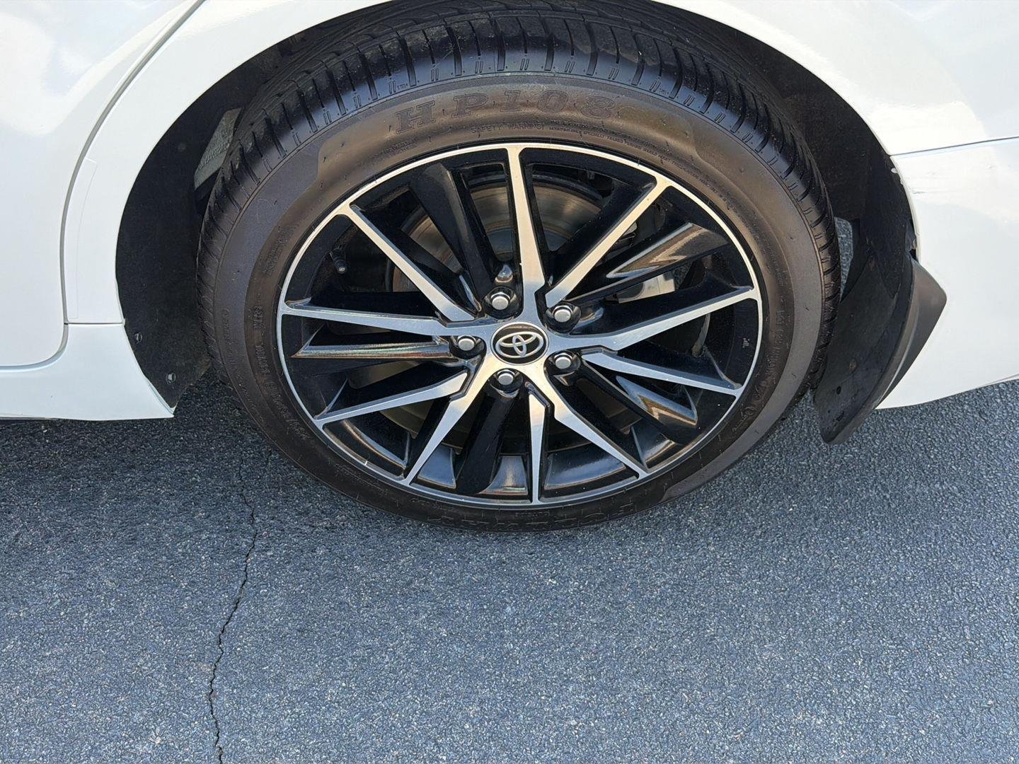 Used 2024 Ice Cap Toyota SE image 36