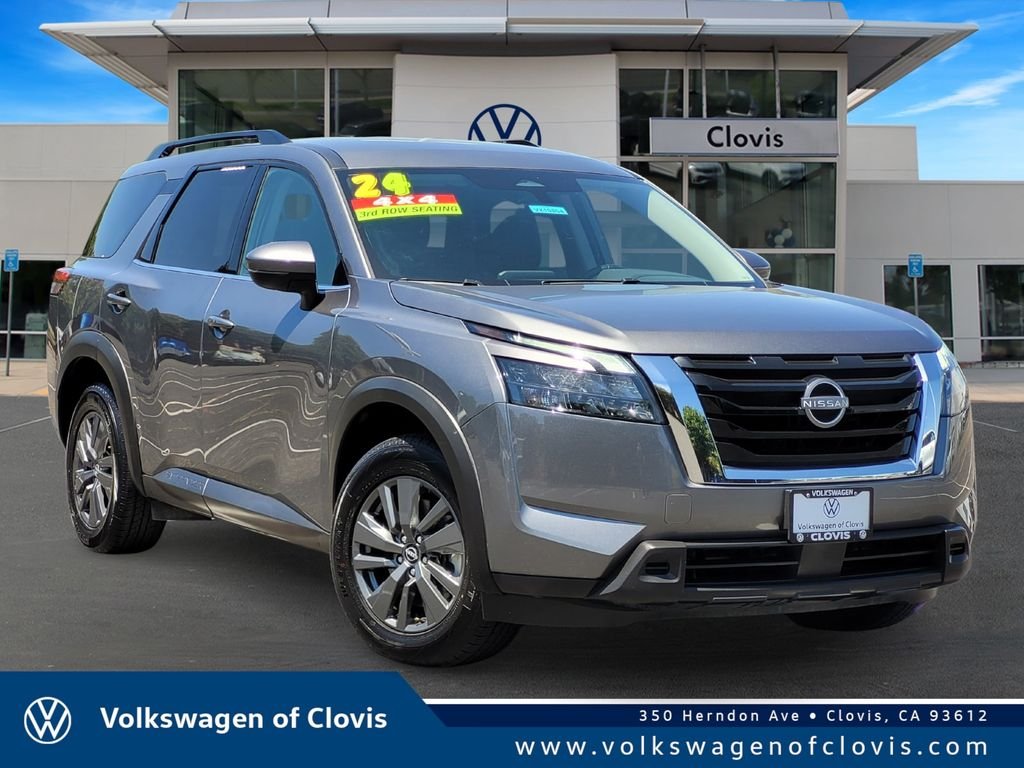 2024 Nissan Pathfinder SV 4WD's photo