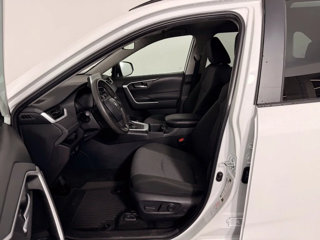 Used 2025 White Toyota XLE image 2
