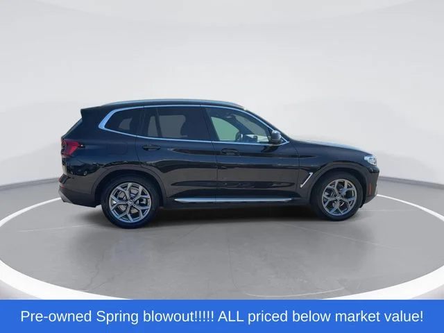Used 2022 Black BMW sDrive30i image 8