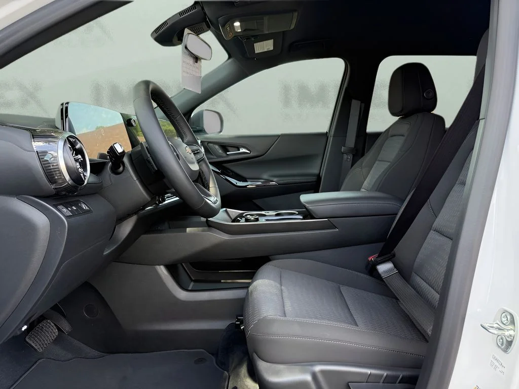 New 2027 White Chevrolet LT image 11
