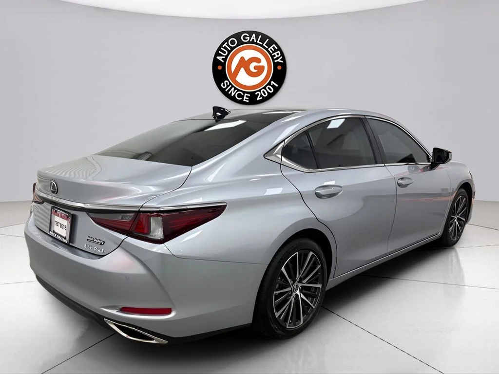 Used 2025 Silver Lexus 350 image 3