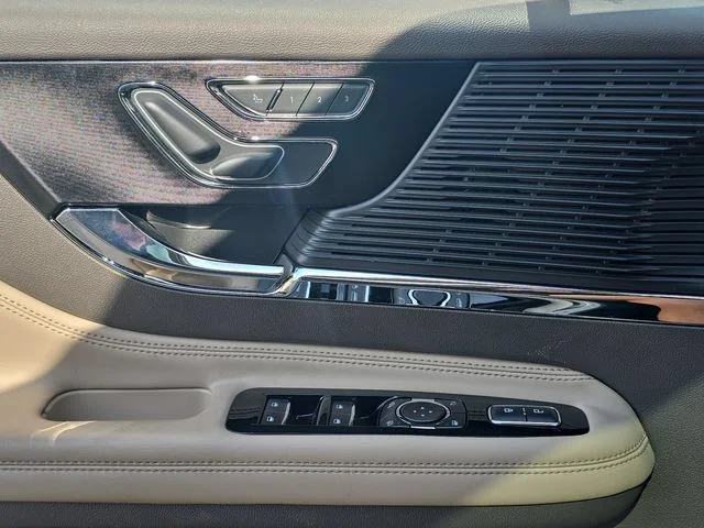 Certified Used 2022 Blue Metallic Lincoln Standard image 19
