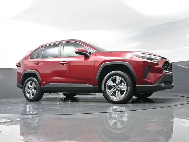 Used 2025 Red Toyota XLE image 31