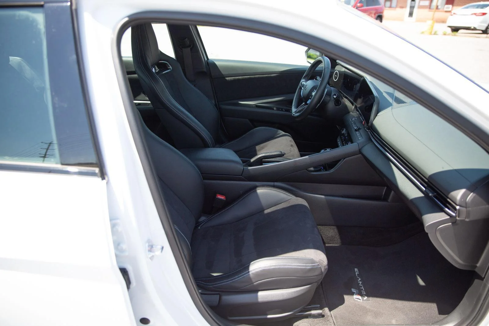 Used 2025 Atlas White Hyundai DCT image 25