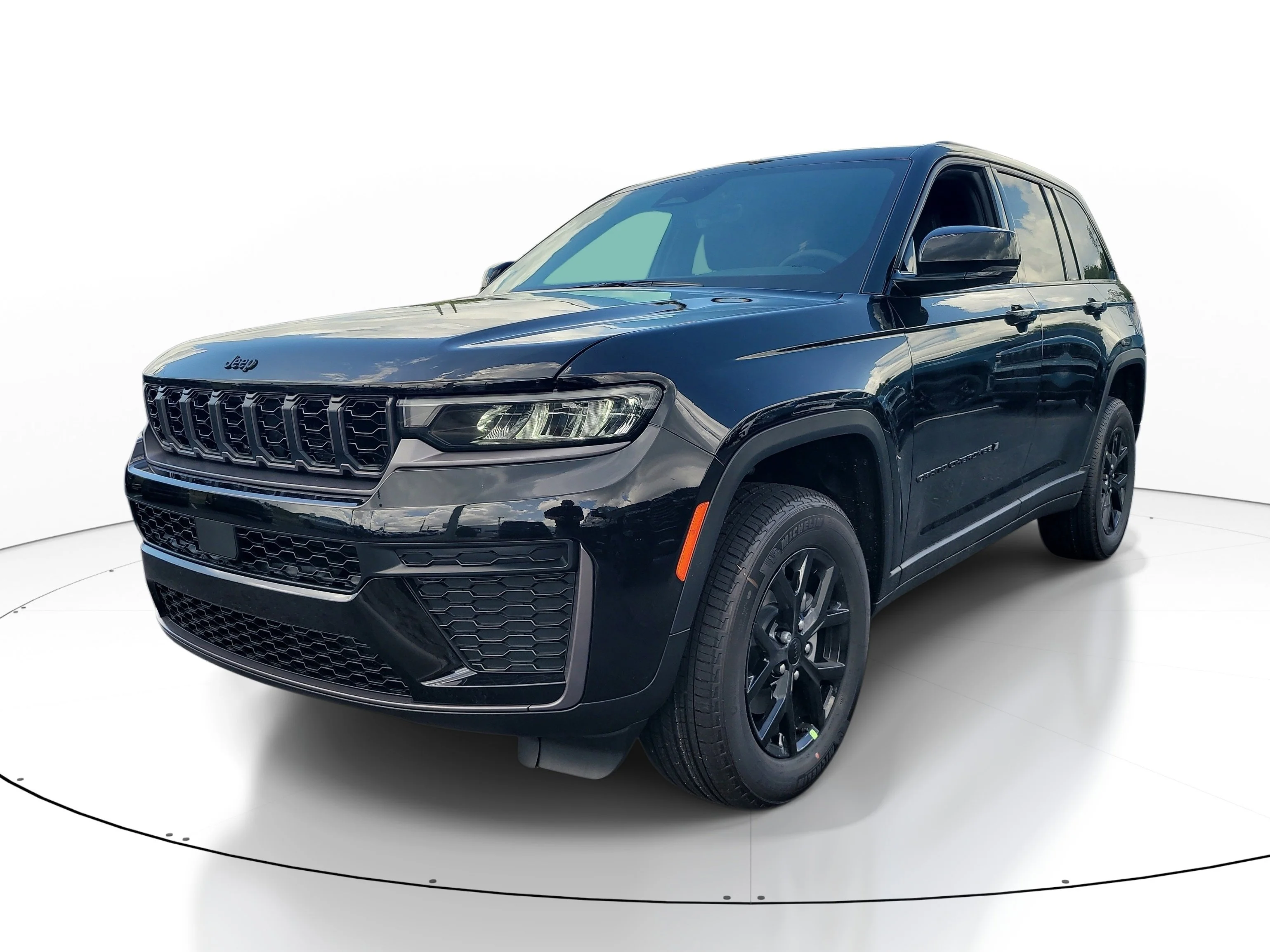 New 2026 Diamond Black Crystal Pearlcoat Jeep Laredo Altitude image 4