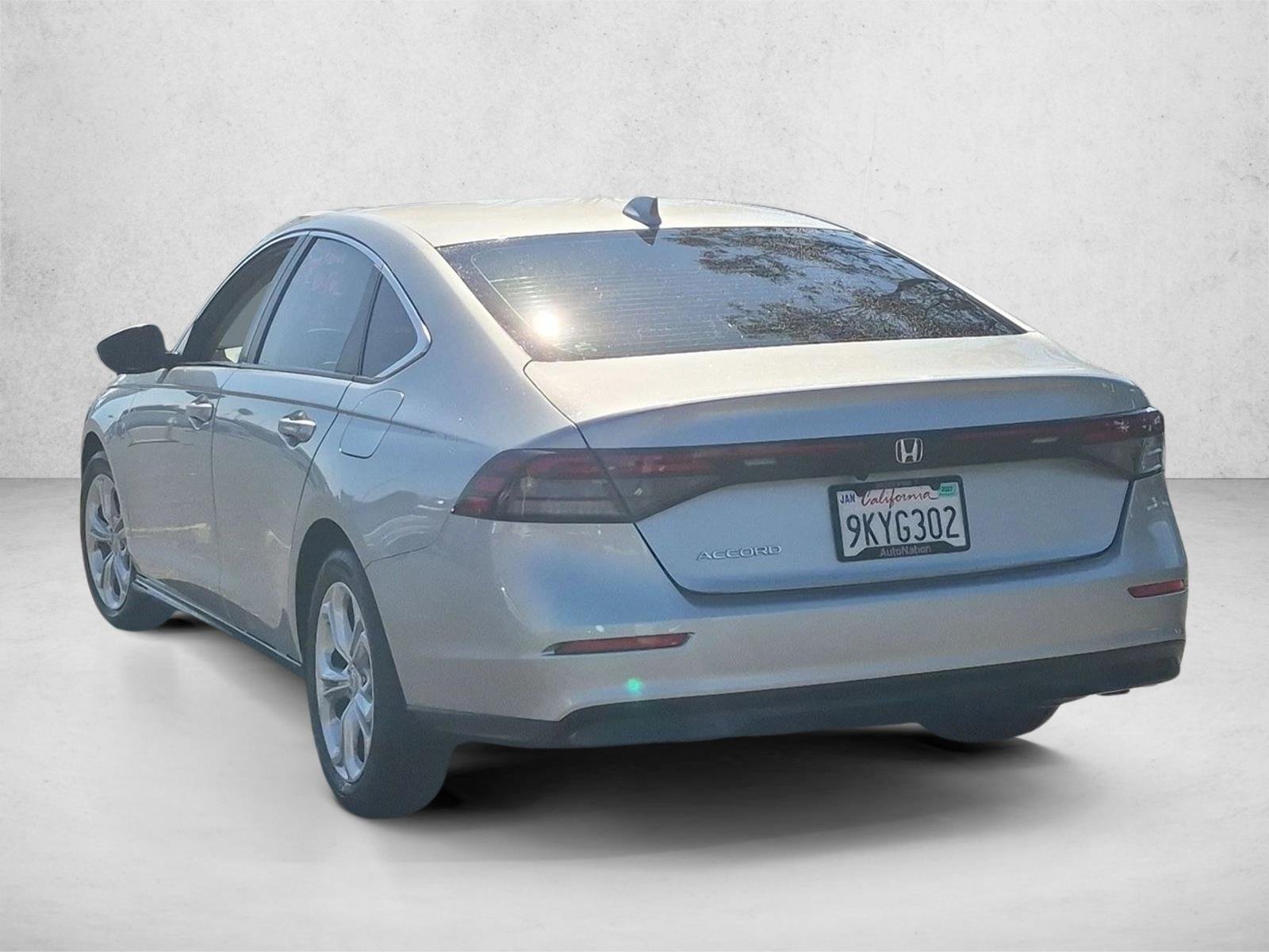 Used 2024 Solar Silver Metallic Honda LX image 7